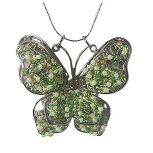 Vtg Beautiful Green Beaded Silver Tone  Butterfly Pendant  Necklace